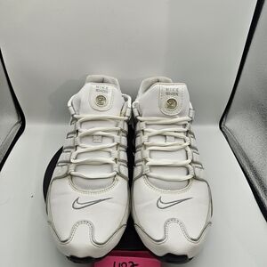 Nike WOMAN White Sneakers. Excellent condition.